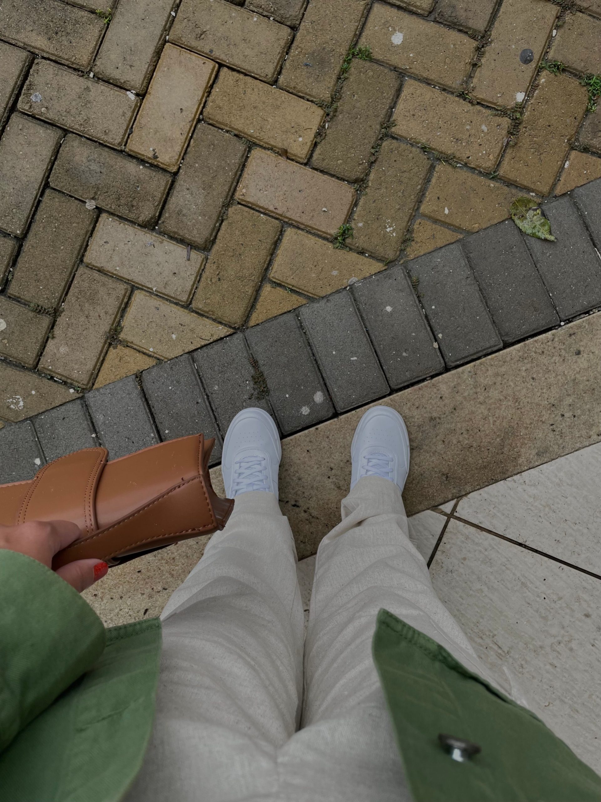 Styling New Balance nudes outfit