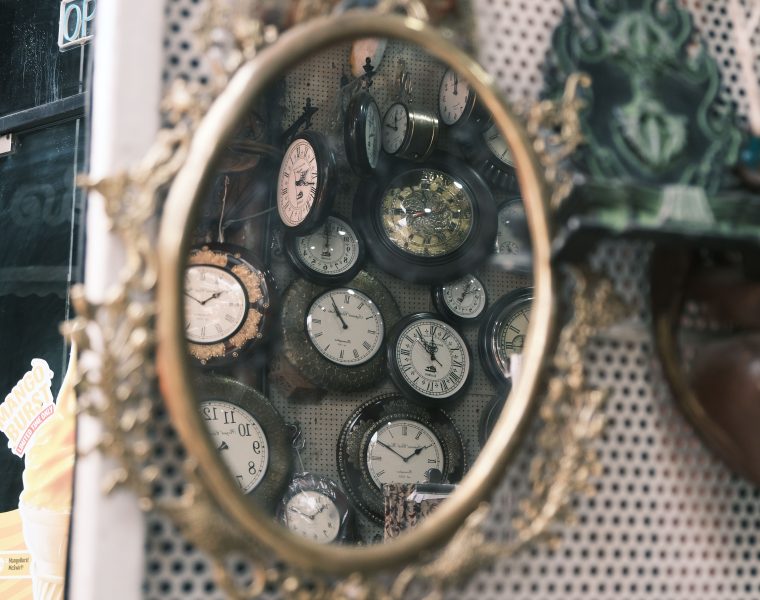 10h01 : que signifie vraiment cette heure miroir ?