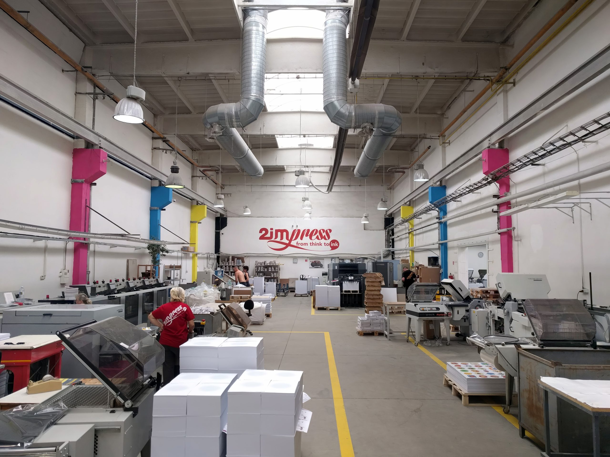 Atelier moderne impression textile équipements machines
