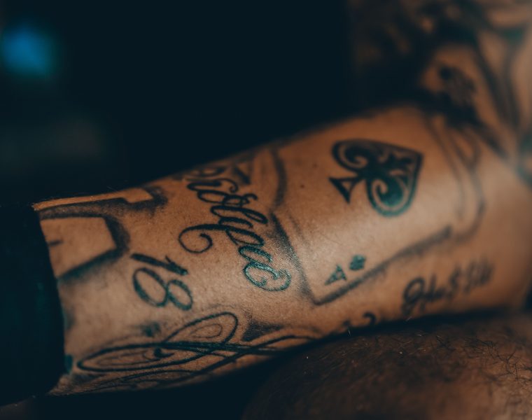 Le blanc tattoo tient vraiment dans le temps ?