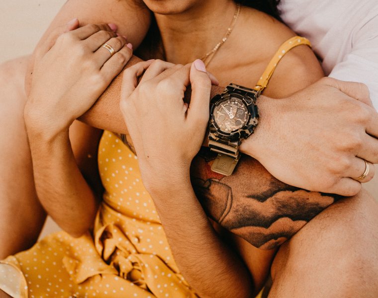 02h02 en amour : que signifie vraiment cette heure miroir ?