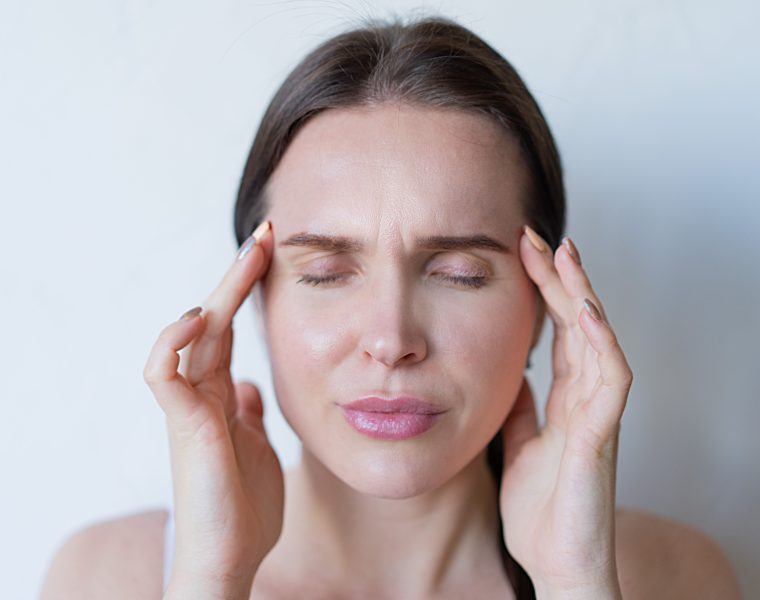 Hypertension et maux de tête : comment réagir vite ?