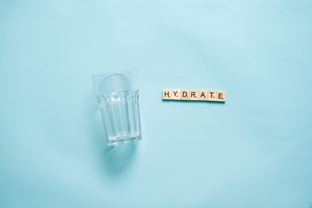 Comment boire plus d’eau quand on n’y pense jamais ?