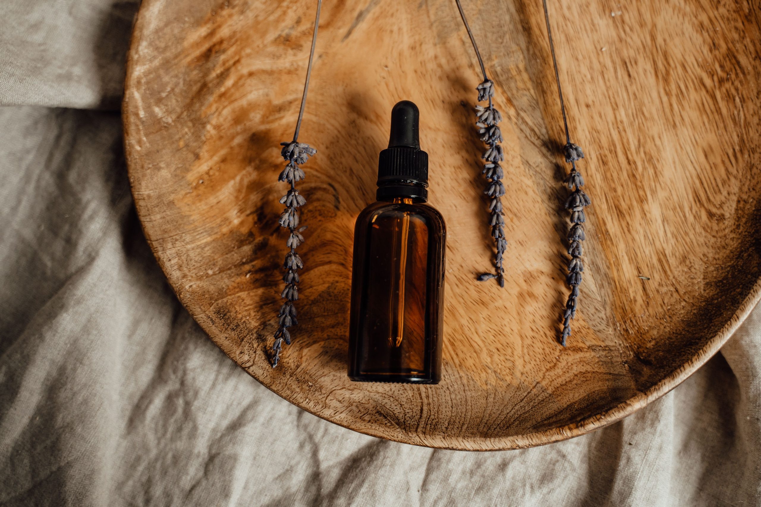 Flacon huile essentielle bio lavande skincare