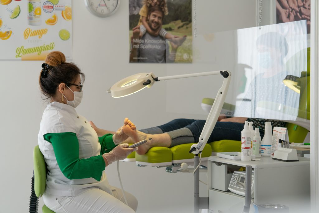 Comment enlever un durillon sous le pied sans te faire mal ?