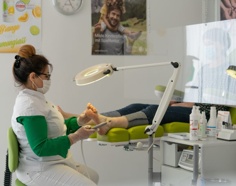 Comment enlever un durillon sous le pied sans te faire mal ?