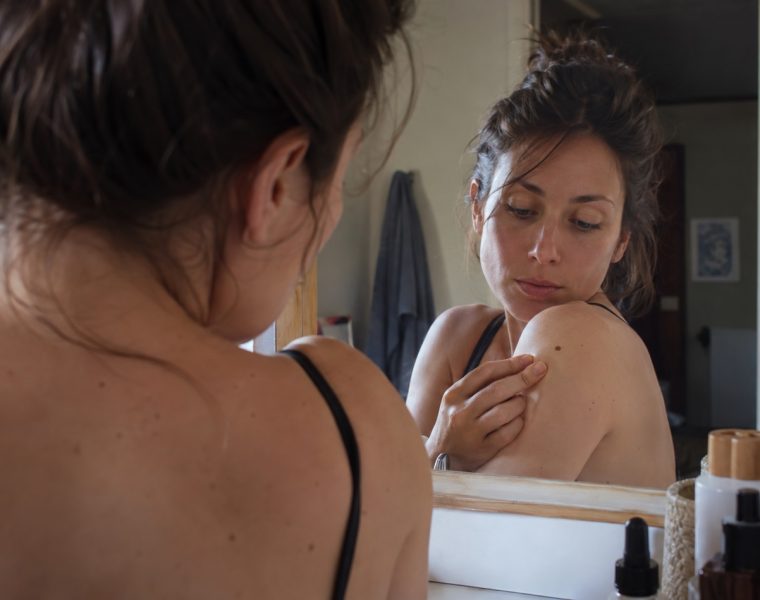 Quels sont les signes qui doivent vous pousser à consulter un dermatologue ?